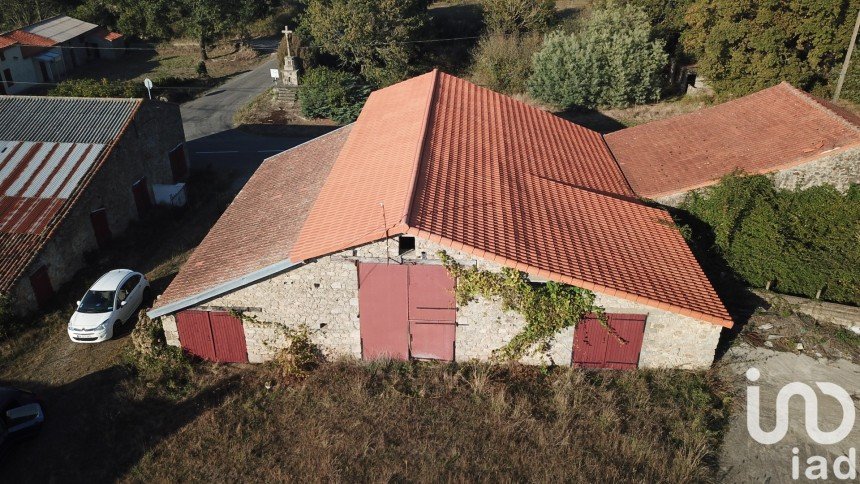 Barn conversion 5 rooms of 413 m² in Saint-Étienne-du-Bois (85670)