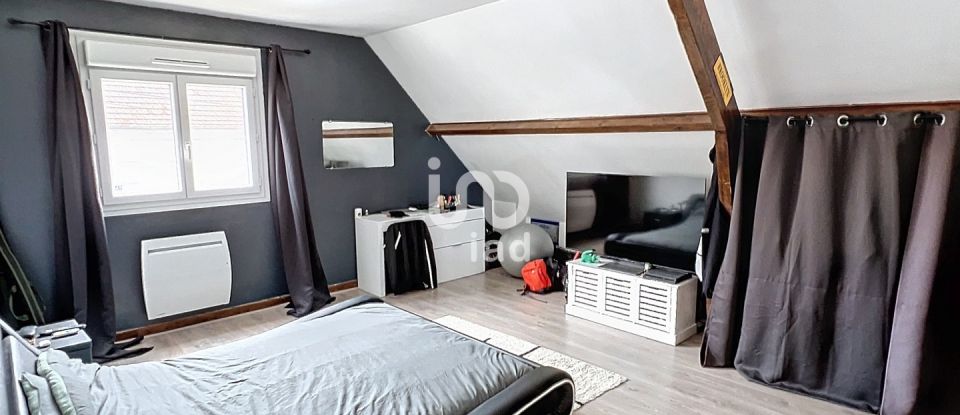 Maison 7 pièces de 219 m² à Bourges (18000)