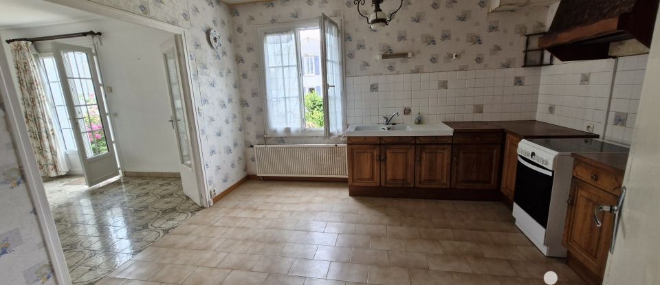 Traditional house 4 rooms of 95 m² in Saint-Rogatien (17220)