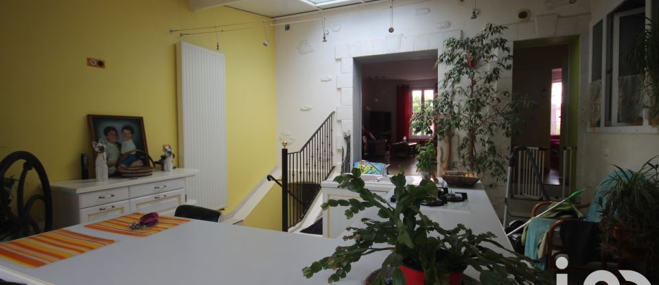 Town house 4 rooms of 110 m² in Saintes (17100)