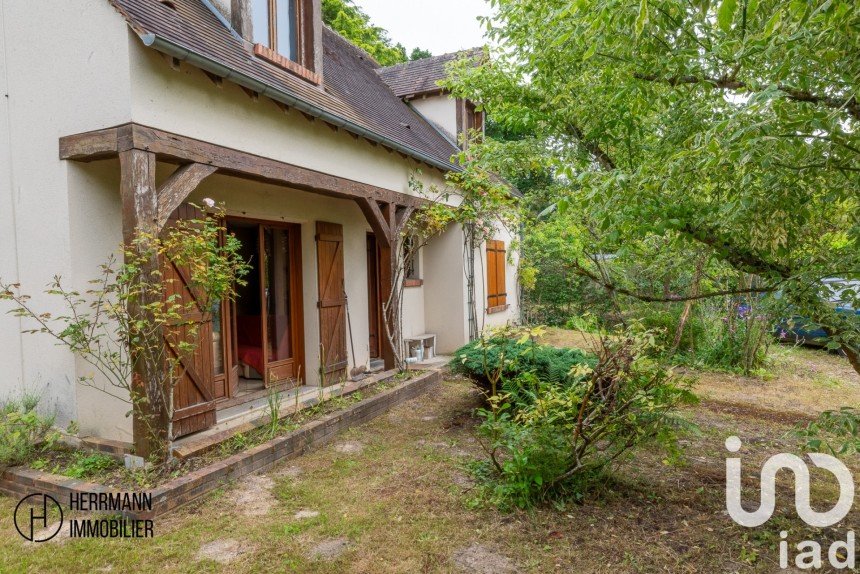 Traditional house 6 rooms of 104 m² in Tacoignières (78910)