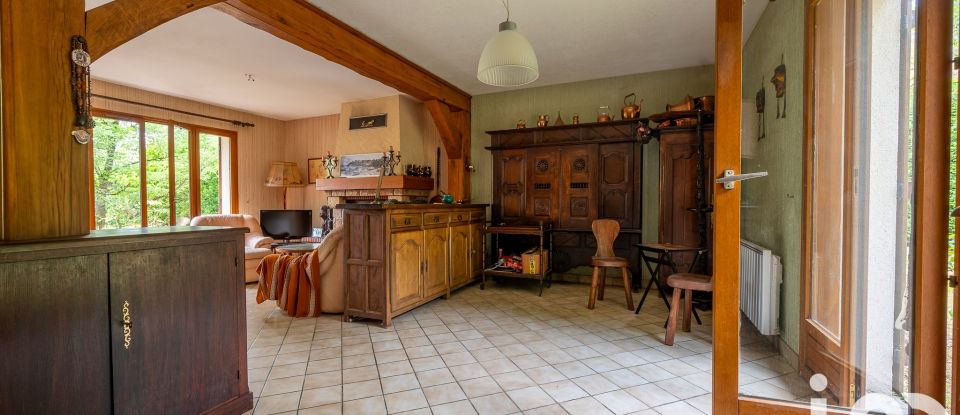 Maison traditionnelle 6 pièces de 104 m² à Tacoignières (78910)