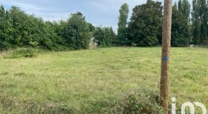 Land of 850 m² in La Clisse (17600)