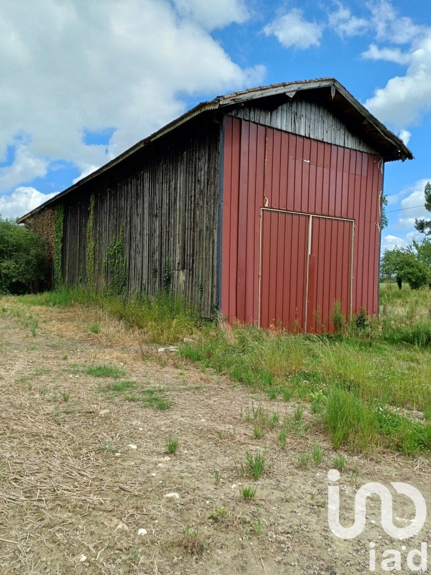 Barn conversion 1 room of 120 m² in Blaignac (33190)