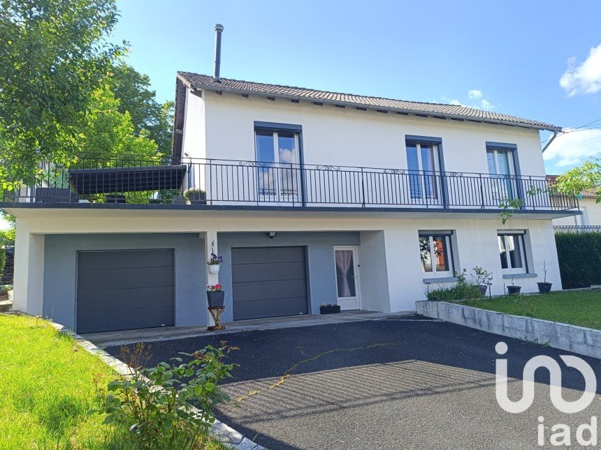 House 6 rooms of 114 m² in Jussac (15250)