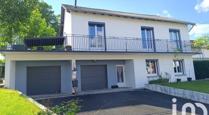 House 6 rooms of 114 m² in Jussac (15250)