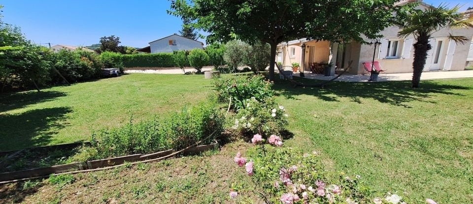 Maison traditionnelle 6 pièces de 148 m² à Aouste-sur-Sye (26400)