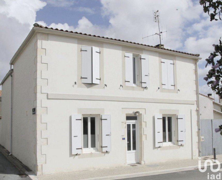 House 4 rooms of 144 m² in Thairé (17290)