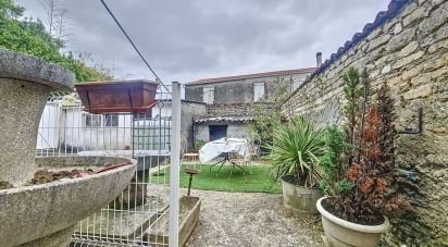 House 4 rooms of 144 m² in Thairé (17290)