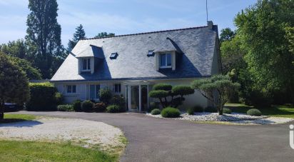 House 9 rooms of 217 m² in Saint-Avé (56890)