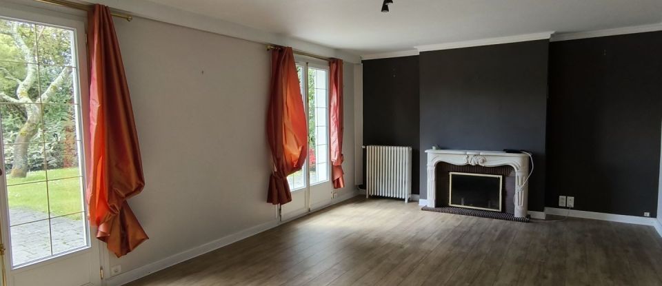 Maison 9 pièces de 217 m² à Saint-Avé (56890)