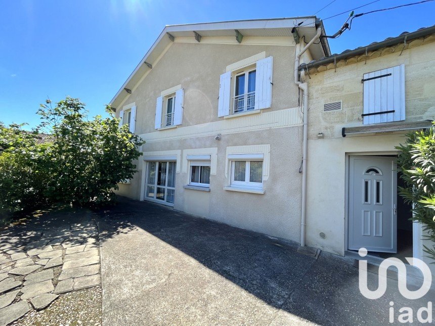 Maison traditionnelle 5 pièces de 175 m² à Saint-Loubès (33450)