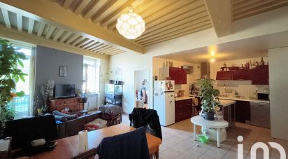 Apartment 3 rooms of 77 m² in Sain-Bel (69210)