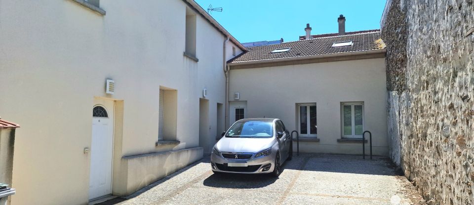 Town house 3 rooms of 71 m² in Marcoussis (91460)