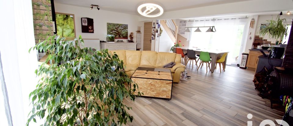 Maison traditionnelle 7 pièces de 146 m² à Sermaises (45300)