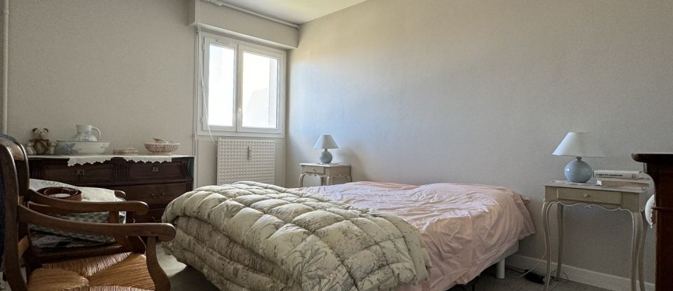 Appartement 4 pièces de 82 m² à La Rochelle (17000)