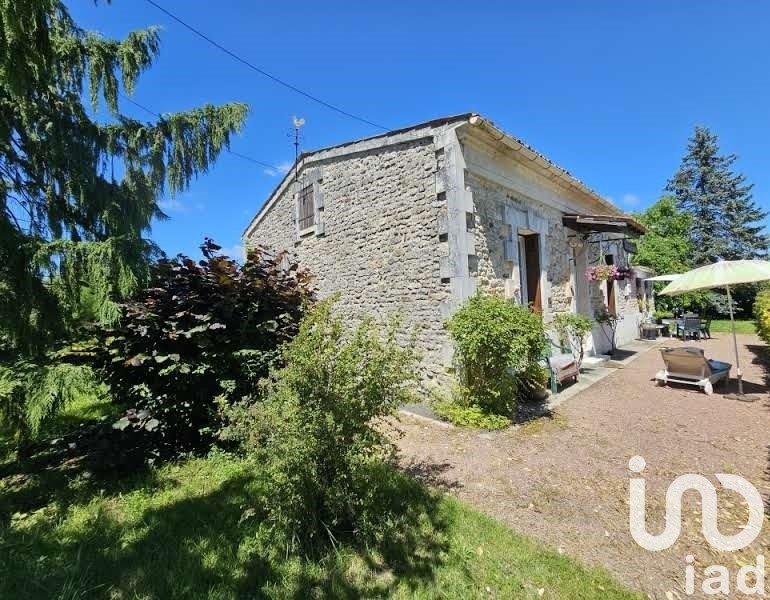 House 3 rooms of 96 m² in Chaillevette (17890)