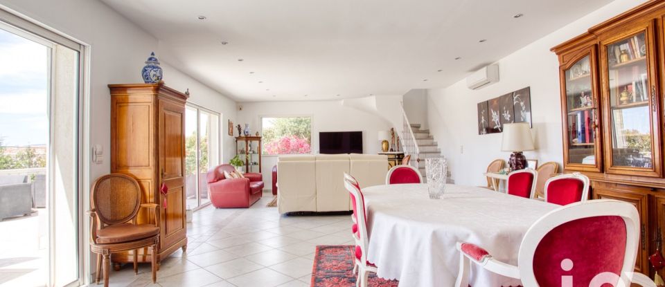 House 6 rooms of 186 m² in Saint-Raphaël (83700)