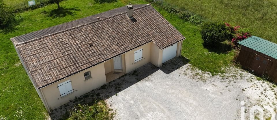 Maison traditionnelle 4 pièces de 89 m² à Rivières (16110)