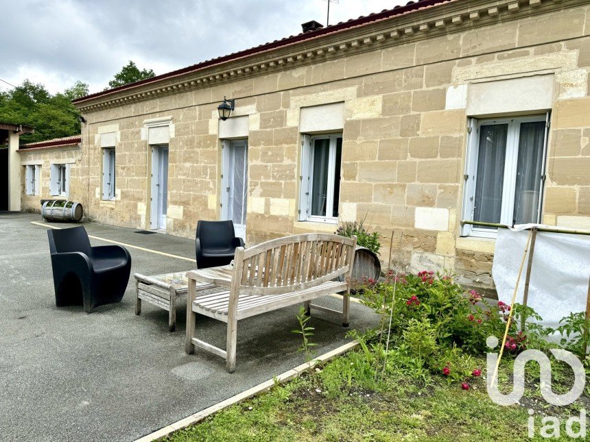 Traditional house 7 rooms of 185 m² in Léognan (33850)