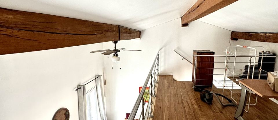 Traditional house 7 rooms of 185 m² in Léognan (33850)