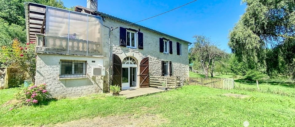 Country house 4 rooms of 135 m² in La Bachellerie (24210)