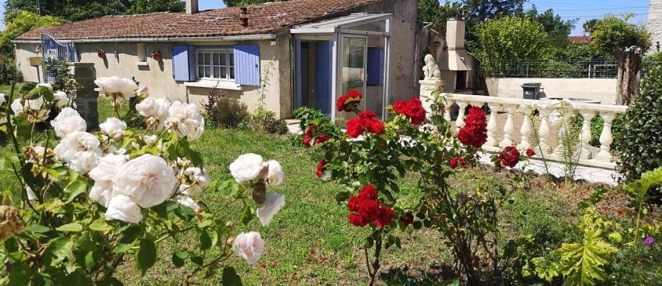 Traditional house 5 rooms of 92 m² in Le Gua (17600)