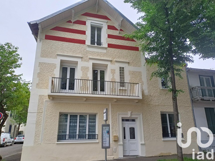 Town house 6 rooms of 177 m² in Vichy (03200)