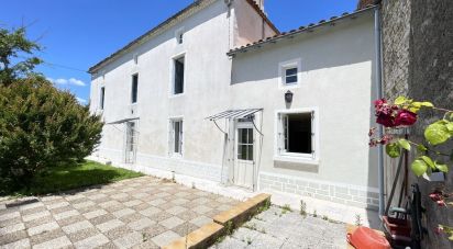 House 6 rooms of 183 m² in Fontenille-Saint-Martin-d'Entraigues (79110)