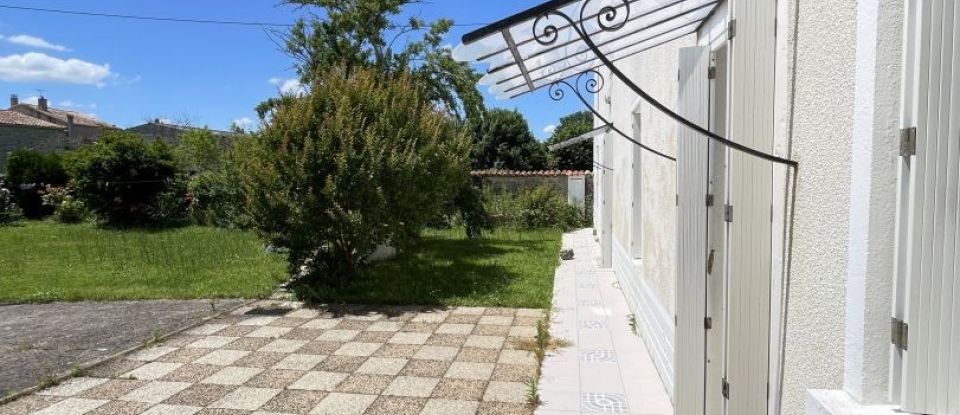 Maison 6 pièces de 183 m² à Fontenille-Saint-Martin-d'Entraigues (79110)