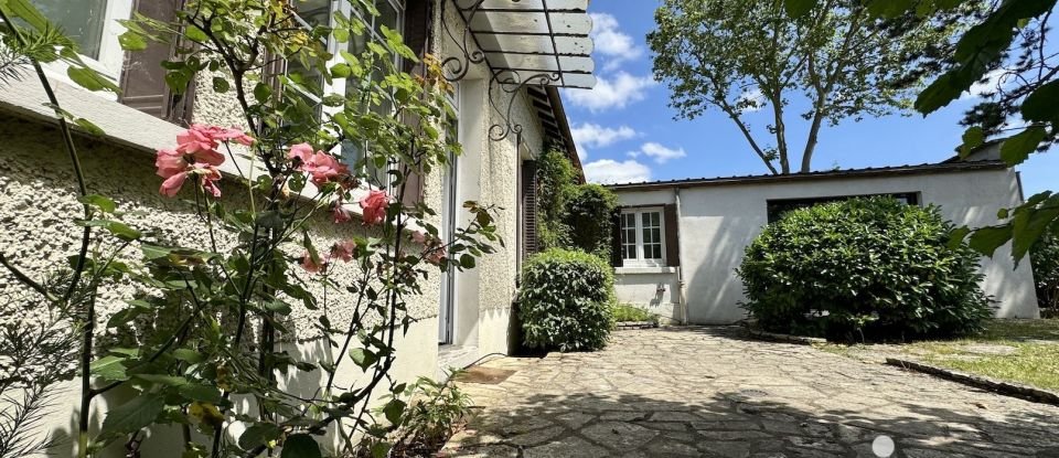 Maison traditionnelle 8 pièces de 179 m² à Montesson (78360)