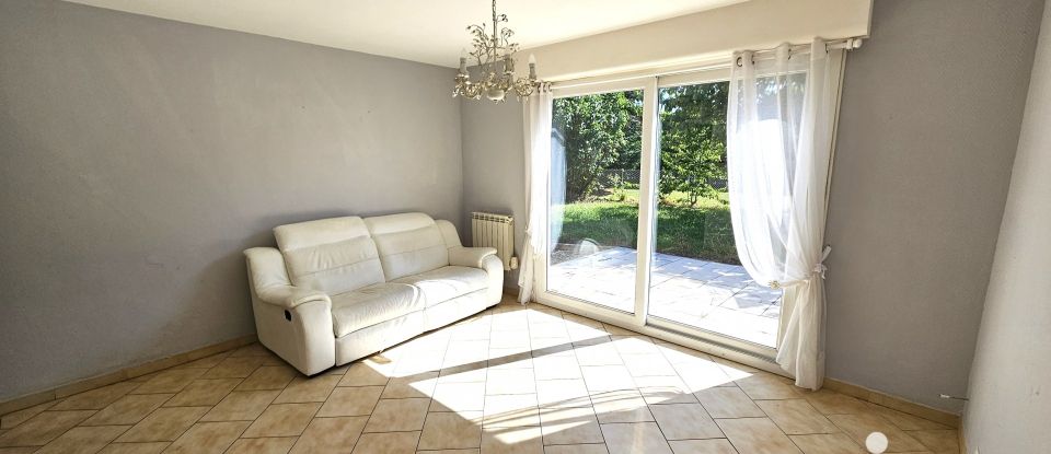 Traditional house 4 rooms of 81 m² in La Chapelle-Saint-Luc (10600)