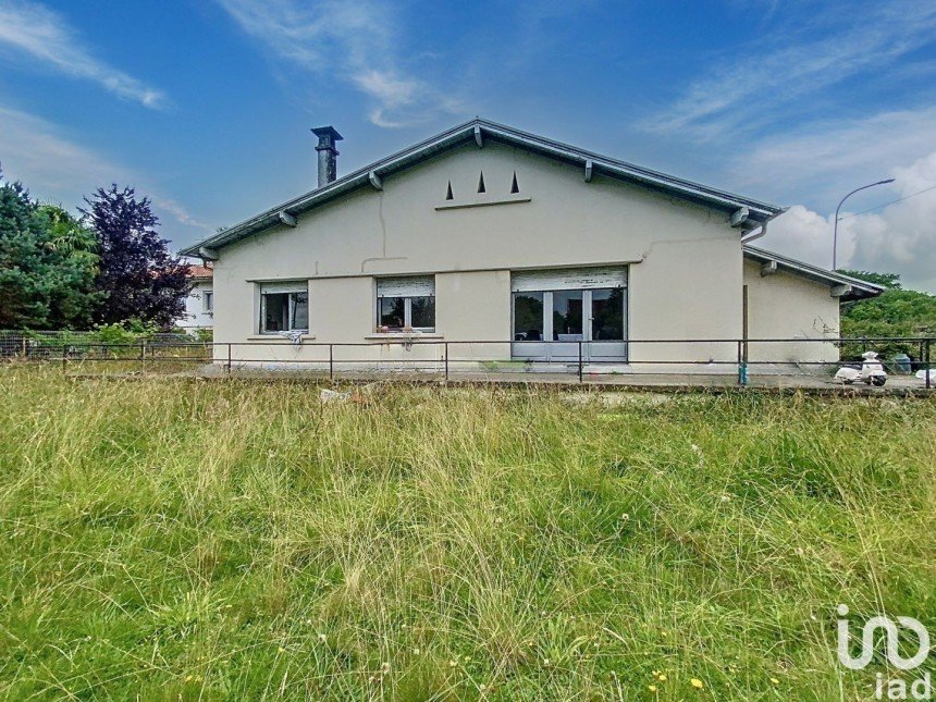 Maison 5 pièces de 82 m² à Monein (64360)