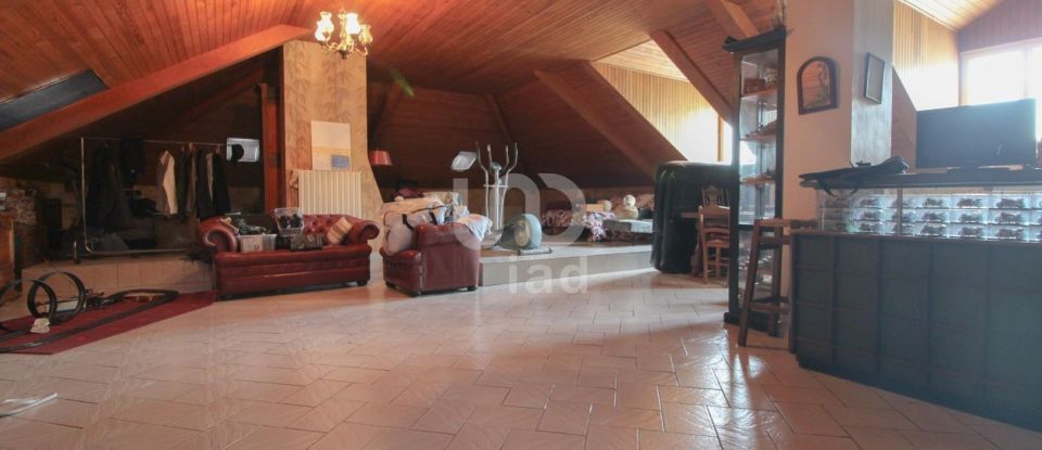 House 9 rooms of 360 m² in Saint-Affrique (12400)