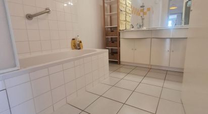 Appartement 4 pièces de 91 m² à Saint-Estève (66240)