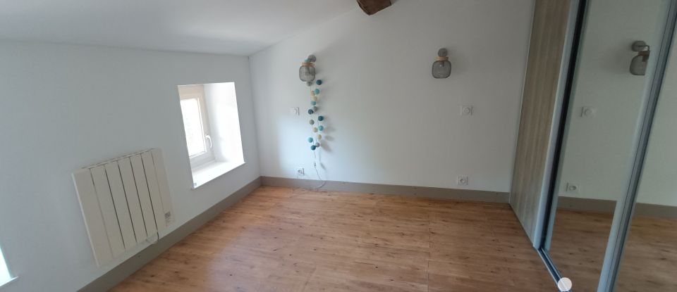 Longère 5 pièces de 133 m² à Échiré (79410)