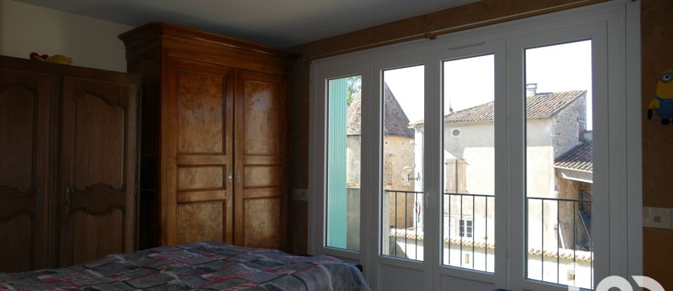 Maison 6 pièces de 145 m² à Villefagnan (16240)