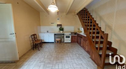 House 10 rooms of 187 m² in Lamothe-Montravel (24230)