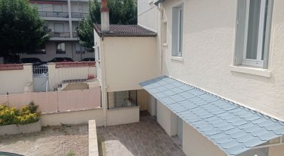 Building in Moulins (03000) of 270 m²