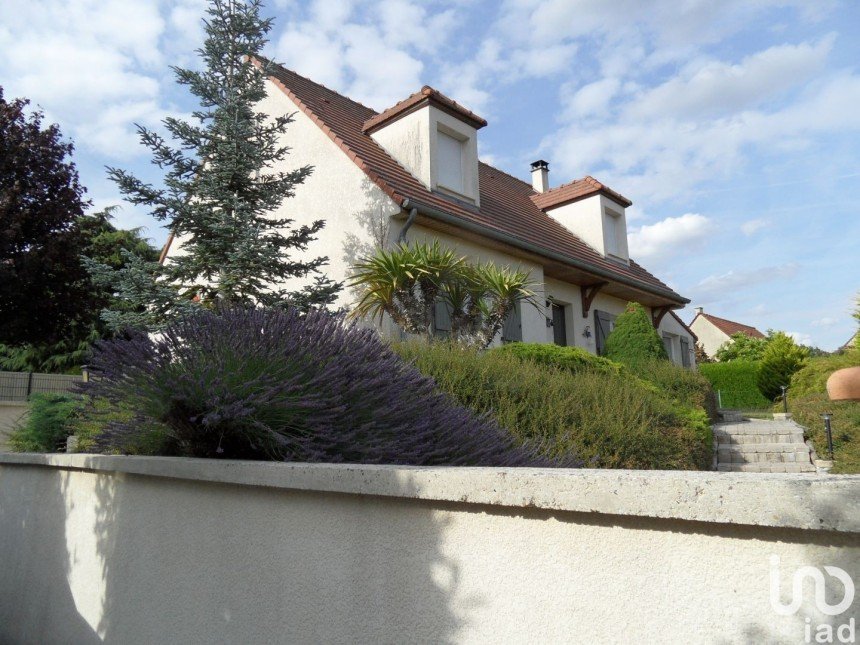 Maison 5 pièces de 136 m² à Chamouille (02860)