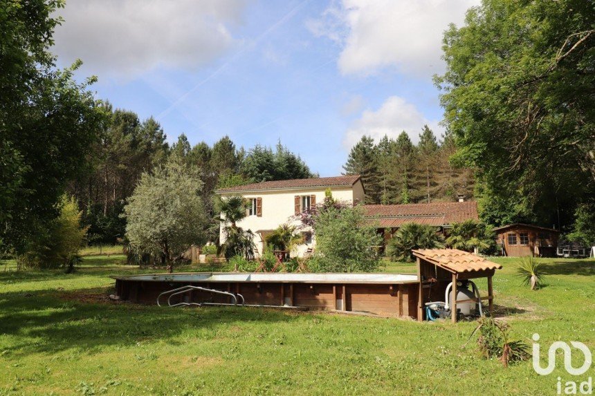 Maison 5 pièces de 128 m² à Saint-Martin-d'Ary (17270)