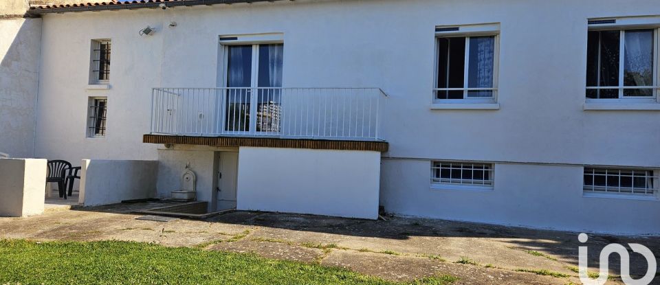 Traditional house 6 rooms of 115 m² in La Roche-sur-Yon (85000)