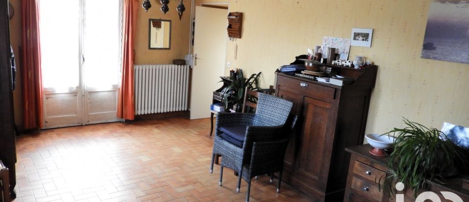 Maison traditionnelle 5 pièces de 100 m² à Domfront en Poiraie (61700)