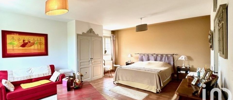House 10 rooms of 290 m² in Pont-Saint-Esprit (30130)