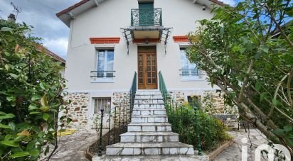 Traditional house 5 rooms of 101 m² in Livry-Gargan (93190)