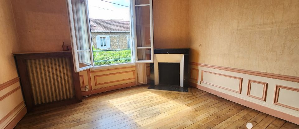 Traditional house 5 rooms of 101 m² in Livry-Gargan (93190)