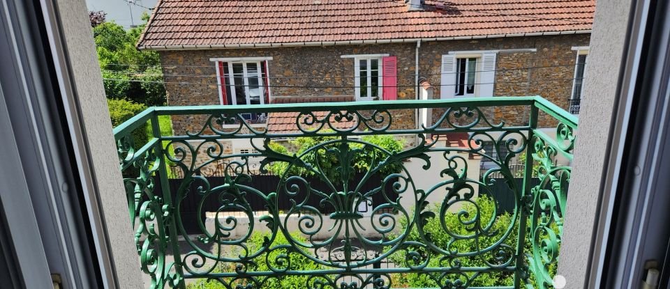 Traditional house 5 rooms of 101 m² in Livry-Gargan (93190)