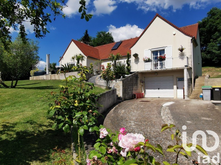 Traditional house 8 rooms of 150 m² in Soignolles-en-Brie (77111)