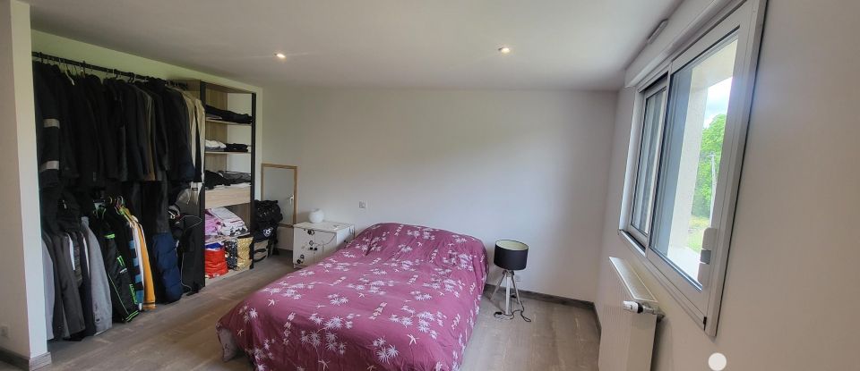 Longère 8 pièces de 180 m² à Mazerolles (86320)