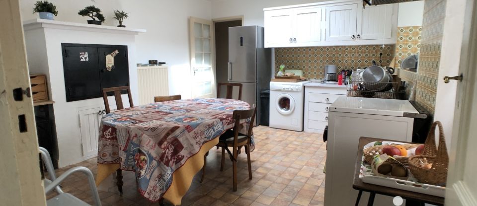 Town house 6 rooms of 129 m² in Lesparre-Médoc (33340)